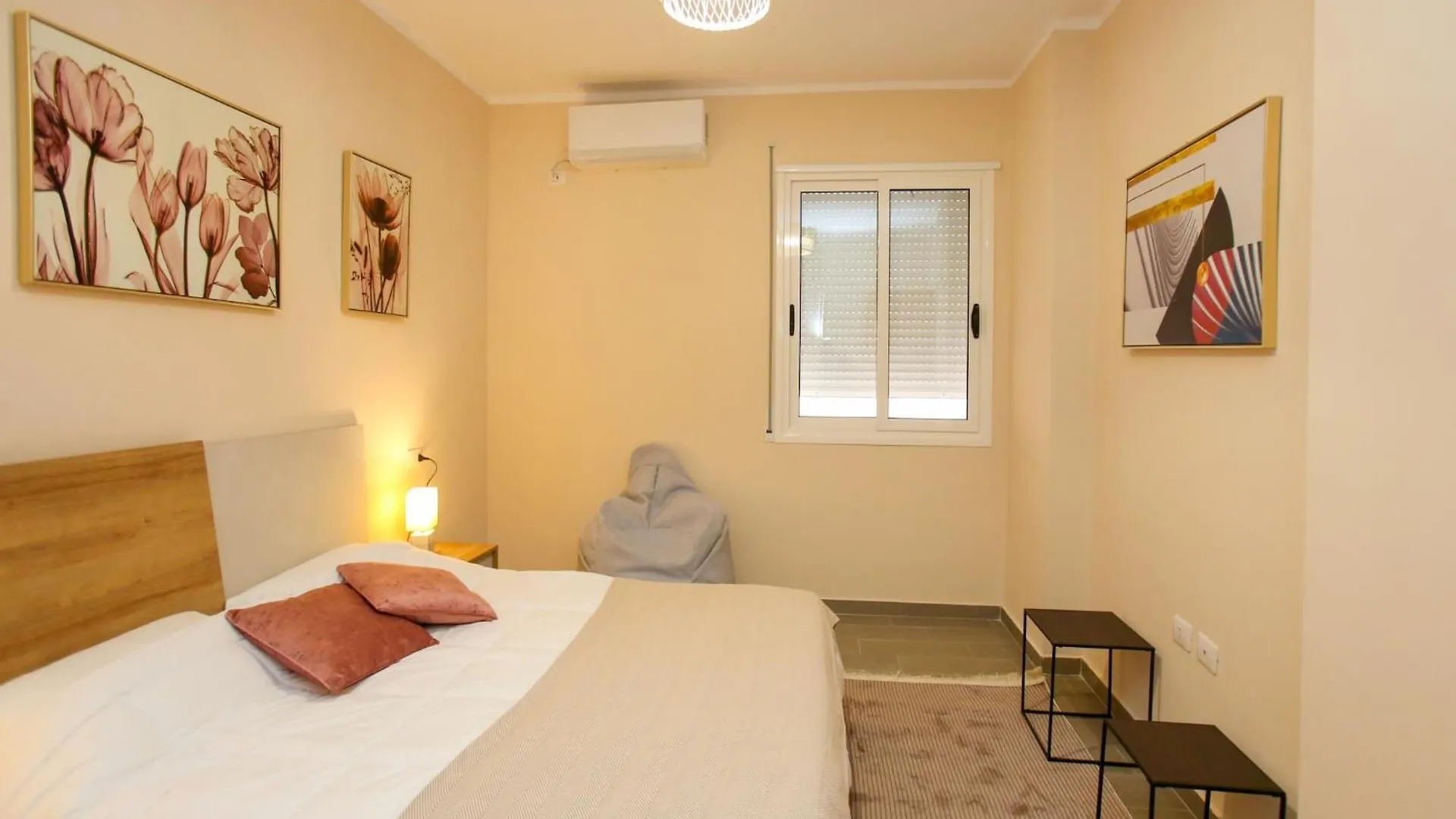 Coastal Apartment For Four Guests Vlorë